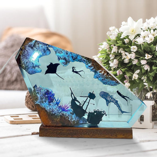 Resin Ornaments Ocean Wood Lamp Whale Shark Manta Ray and Couple Diver Home Decor - photomoonlampau